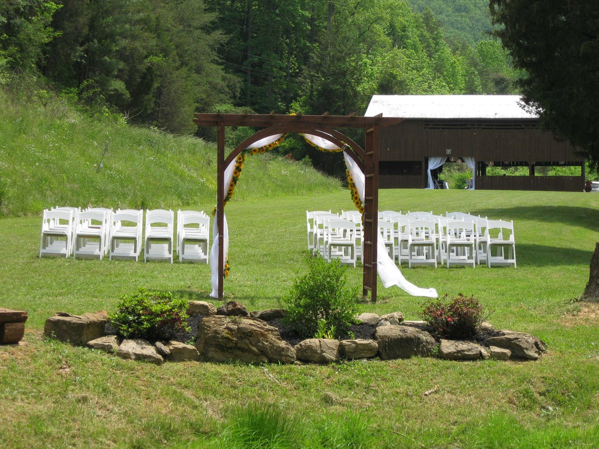 Trellis+barn+wedding+compressed-3648x2736